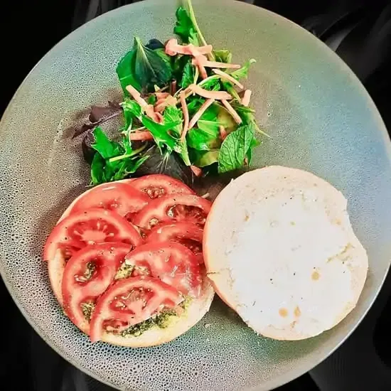 Tomato Pesto Cream Cheese Bagel